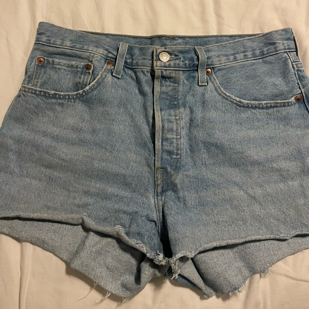Levis Denim Shorts - Size 31